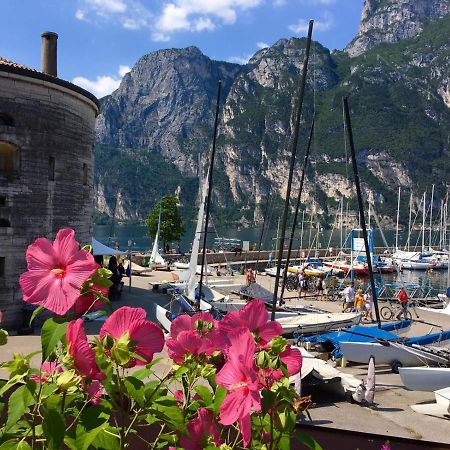 Apartamento Le Peonie Riva del Garda Exterior foto