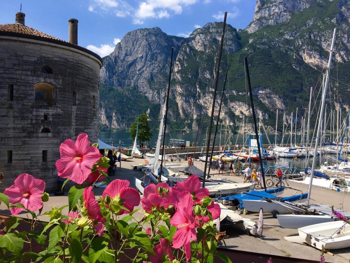 Apartamento Le Peonie Riva del Garda Exterior foto