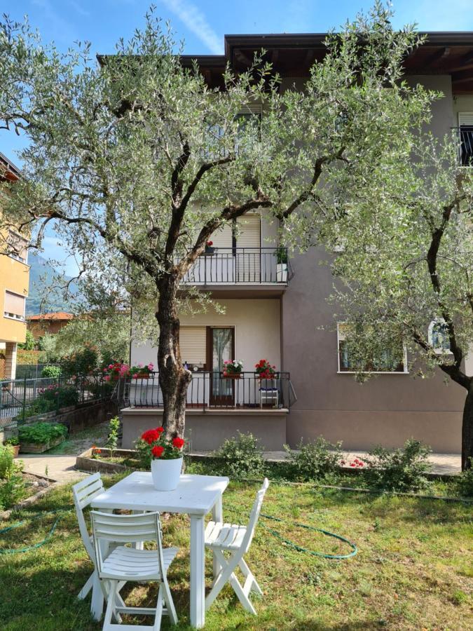 Apartamento Le Peonie Riva del Garda Exterior foto